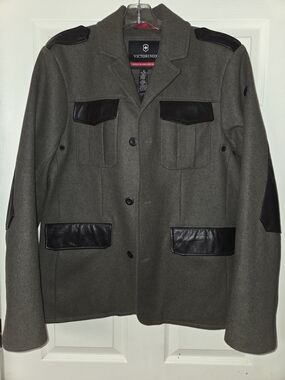 Victorinox Olive Green Military-Style Oberland Blazer Limited Edition Med Coat